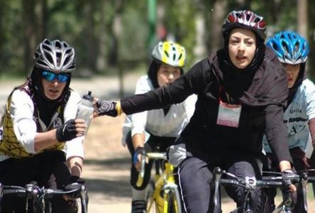 دوچرخه سواری بانوان مشهدی
